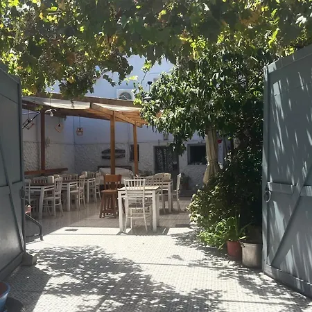 Δωμάτια σε οικογενειακή κατοικία Macide Hanim Konagi *