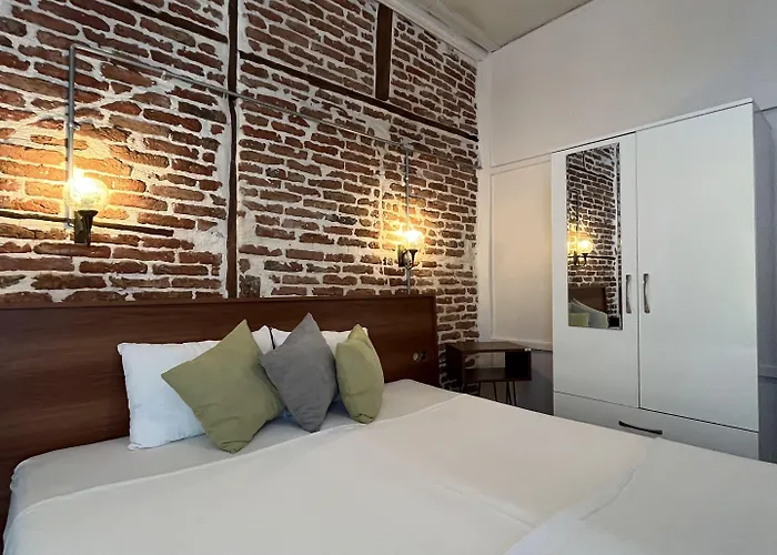 Macide Hanim Konagi Homestay Ayvalik